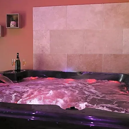 Hotel Secret33 *