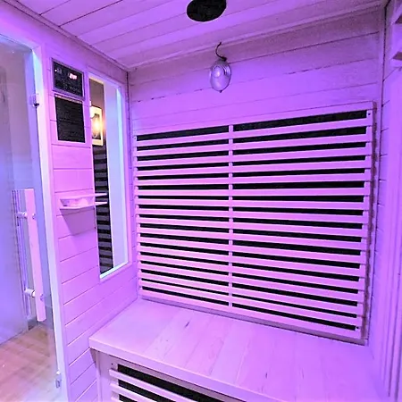 Hotel Secret33 *